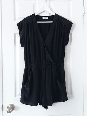 Aritzia Babaton Women’s Silk Romper